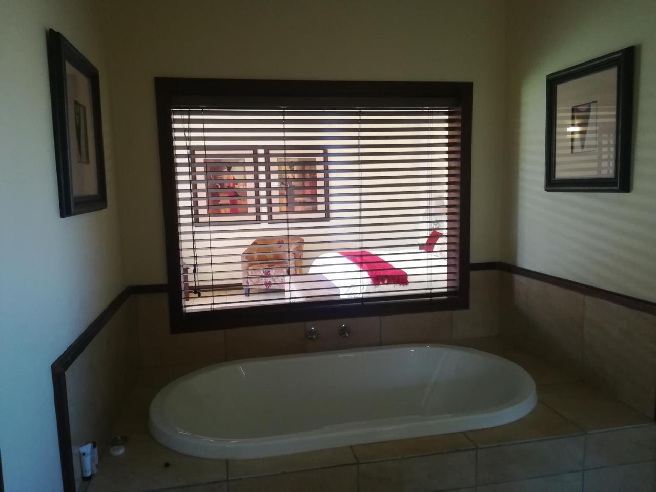 Moon&Sixpence Garden Guest House Muldersdrift Buitenkant foto