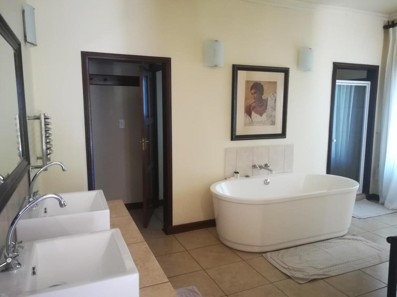 Moon&Sixpence Garden Guest House Muldersdrift Buitenkant foto