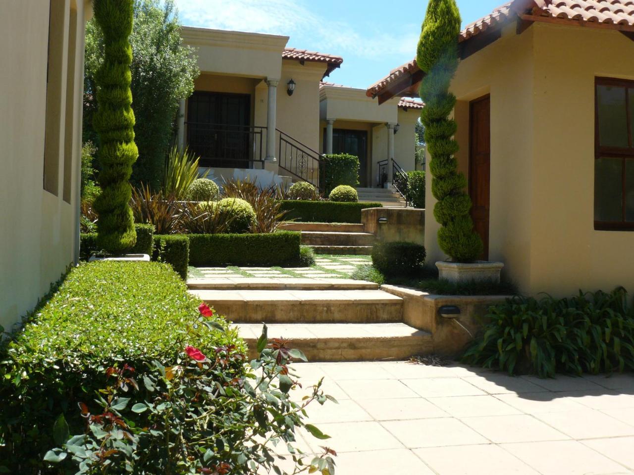 Moon&Sixpence Garden Guest House Muldersdrift Buitenkant foto